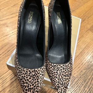 New Michael Kors heels size 7